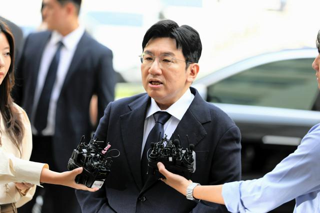 韓国芸能事務所の創業者、虚偽説明で不当利益の疑い　警察が取り調べ