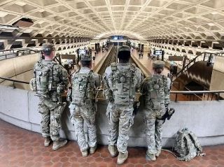 「必要なら非常事態宣言」　トランプ氏、首都に警告