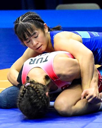 パリ女王の元木、世界レス決勝へ　村山と石井も