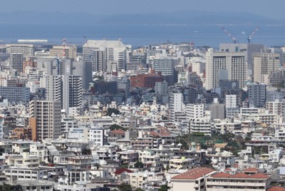 沖縄県、1泊料金2%の「宿泊税」導入へ　修学旅行や部活は免除