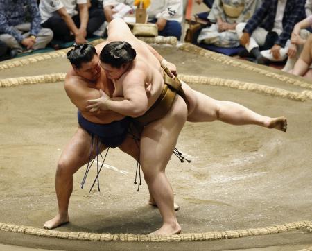 秋場所、トップ豊昇龍は全勝守る　大の里、琴桜は５勝目