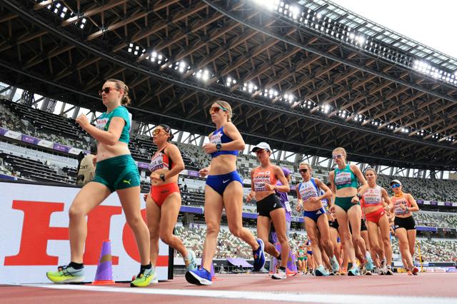4キロ付近で藤井が先頭集団　世界陸上女子20キロ競歩