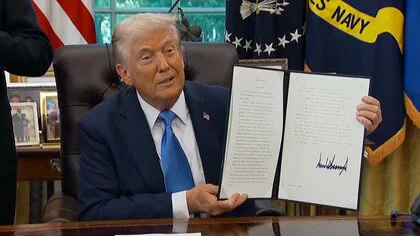トランプ大統領がエンジニアなど高度人材向け「Hー1B」ビザ取得手数料を増額し約1480万円課す文書に署名「アメリカ人の雇用を促すことができる」
