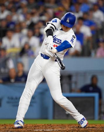 大谷、２戦ぶり５２号３ラン　今永４失点、吉田は二塁打