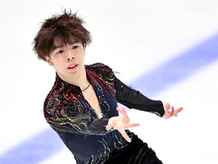 東京フィギュア、男子は佐藤がＶ　吉岡が２位、三浦３位