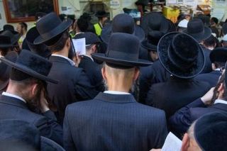 ユダヤ教の新年祭、巡礼に３万人　侵攻下のウクライナ中部ウマニ