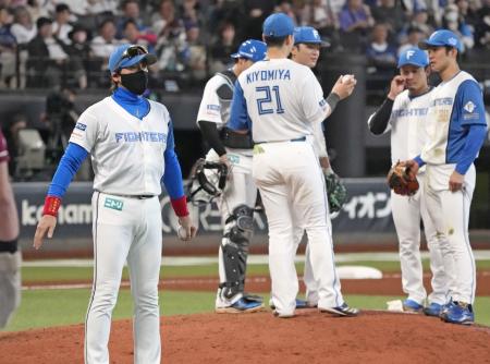 日０―７楽（２３日）　日本ハム、投打振るわず