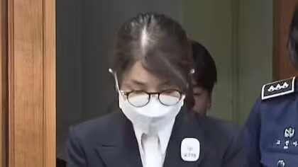【速報】韓国前大統領の妻・金建希被告が初公判に眼鏡にマスクで出廷し起訴内容をすべて否認　大統領経験者の妻が裁判にかけられるのは韓国初