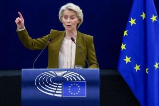 ＥＵ、子どものＳＮＳ制限検討へ　欧州委員長が意向表明