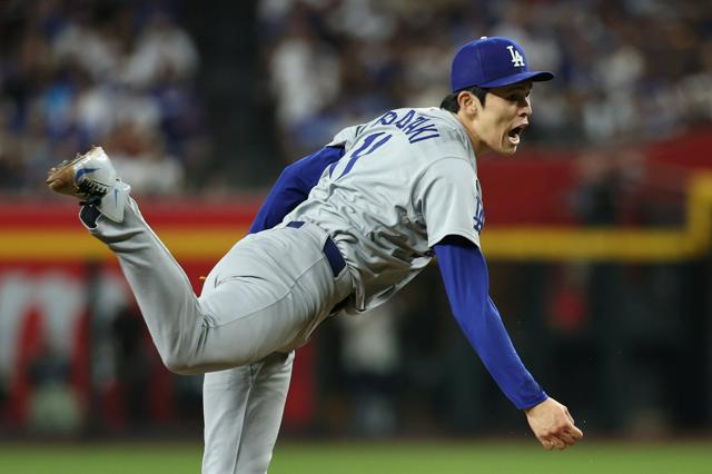 ドジャース佐々木朗希が救援デビューで2奪三振　チームの苦境救うか