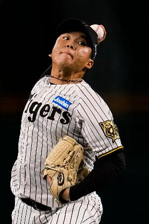 神６―２中（２６日）　村上、５回１失点で１３勝目
