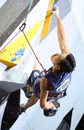 吉田が銀、本間が銅メダル　クライミング世界選手権