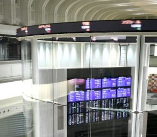 東証反落、午前終値125円安　米国株安が重荷、一時300円安