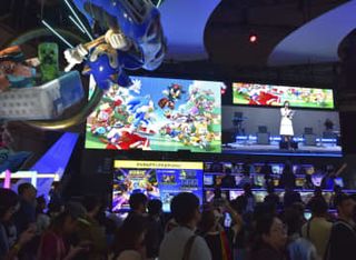 「東京ゲームショウ」一般公開　ファン集結、最新作ソフトを体験