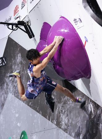 安楽宙斗が初優勝、楢崎智亜４位　クライミング世界選手権
