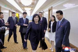 中朝外相、協力強化へ会談　交流活発化も協議か