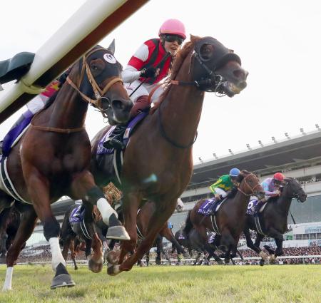 ウインカーネリアンが優勝　競馬のスプリンターズＳ