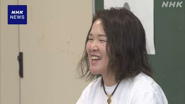 パラ スノボ 日本女子初の代表内定 坂下選手が母校で特別授業