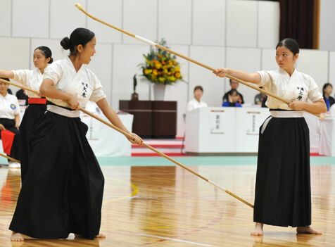 なぎなた少年女子演技　沖縄3位　知念高生ペア　国民スポーツ大会