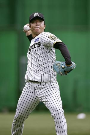 阪神の村上、複数タイトルへ意欲　勝率１位、最多勝、最多奪三振へ