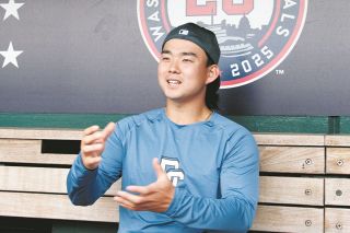 小笠原慎之介、メジャー挑戦1年目は「目の前の1アウトに必死」　本塁打王打ち取り初勝利、記念球はお宝【動画】