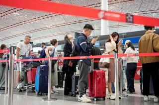 中国、「国慶節」の連休スタート　８日間で２３億人移動