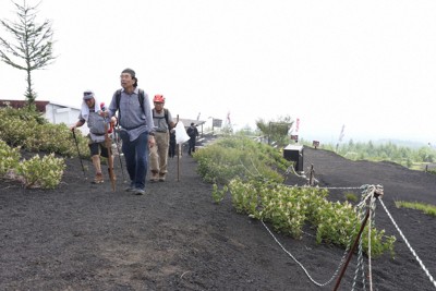 今夏の富士登山者、前年比0.4％増　入山料4000円も天候恵まれ