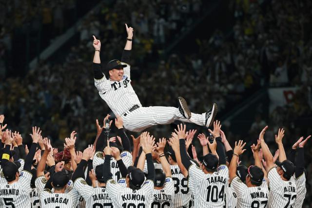 2年ぶりの優勝を果たした阪神　見えた「藤川流マネジメント」