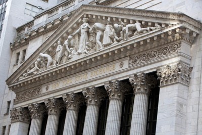 NY株続伸、連日の最高値　追加利下げへの期待から強気相場続く