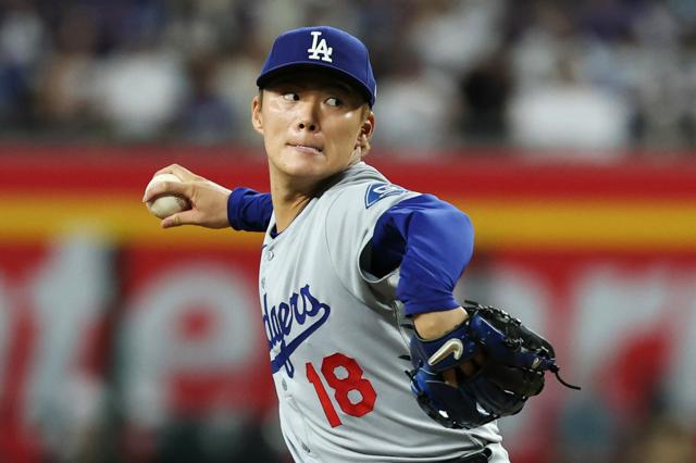 地区シリーズ進出に王手のドジャース　先発の山本由伸が初回に2失点
