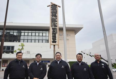 九州場所の御免札設置　９５年以来の前売り初日完売