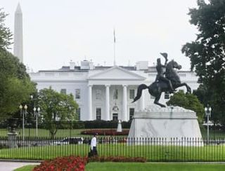 米、職員数千人の解雇を検討　政府閉鎖、予算成立へ圧力