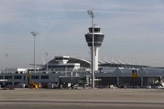 独ミュンヘンで無人機目撃　空港閉鎖、数千人に影響