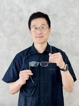 ヒンジの動き自在「JINS　360°」　踏んでも壊れない眼鏡のヒットのヒント【経済トレンド】