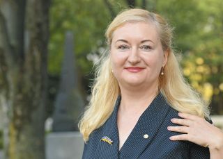 「ウクライナ法の専門家として企業をつなぐ」　来日3年「外国法事務弁護士」となった女性、祖国再建の決意
