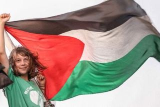 グレタさん拘束中に虐待か　イスラエル送還の船員証言