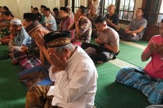 生徒ら下敷き、死者５０人に　インドネシア、学校倒壊１週間