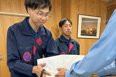 暗闇でも5分で発見　行方不明者見つけた警察犬に表彰状　北海道