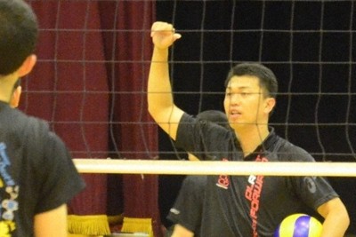 体罰問題のバレー部監督、被害部員の保護者に謝罪　秋田・雄物川高