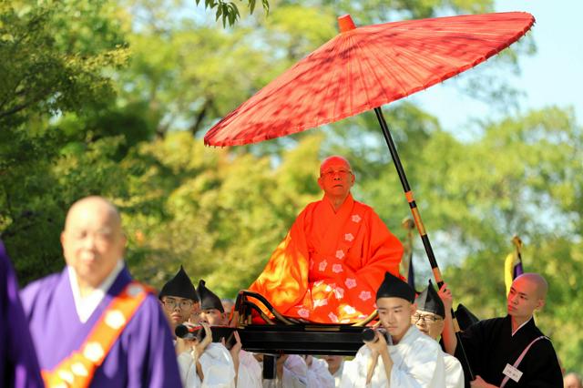京都・智積院で晋山式　吉田宏晢さんが73世化主に就任