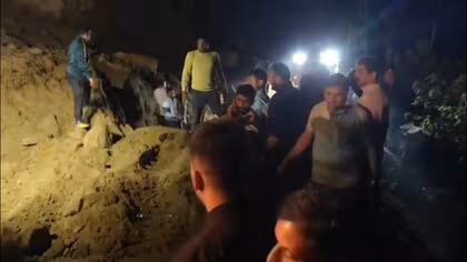 走行中バス土砂崩れに巻き込まれ18人死亡、ケガ人複数…乗客は30人～35人か　インドで豪雨による土砂崩れ相次ぐ