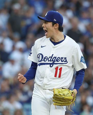 ドジャース、優勝決定Ｓに進出　佐々木が好投、鈴木は４番