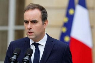 フランス首相、辞任４日後に再任　ルコルニュ氏、混乱深まる