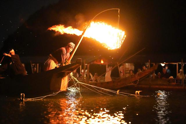 1300年続く伝統漁、今季締めくくる「鵜飼じまい」　岐阜・長良川