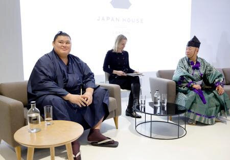 大の里「何回も優勝を」　木村庄之助とイベント出席