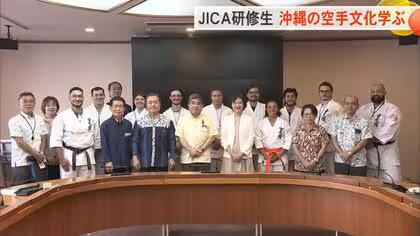 沖縄空手文化学ぶ中南米の研修生が副知事表敬