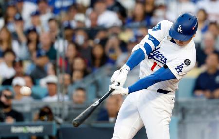 ドジャース大谷が先頭打者本塁打　勝てば２年連続ＷＳ進出
