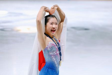 初々しく「すごくうれしい」　フィギュア中井、重圧に打ち勝つ
