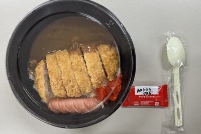 「合格祈願カツカレー」　閉鎖の学食受け継いだOBらが高3を応援