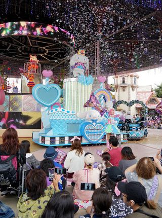 誰もが楽しめるパレード＝サンリオのパークでイベント―大分